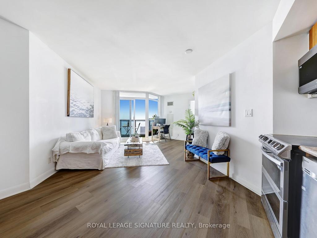 









600


Fleet

Street, 2405,
Toronto,




ON
M5V 1B7

