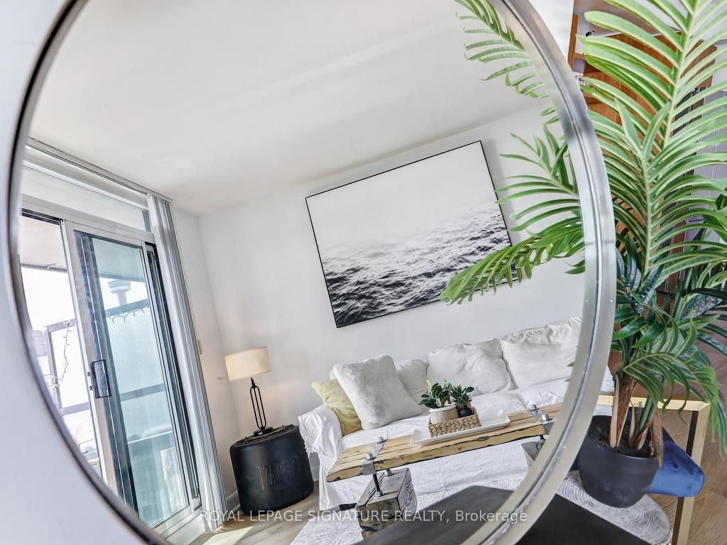 









600


Fleet

Street, 2405,
Toronto,




ON
M5V 1B7

