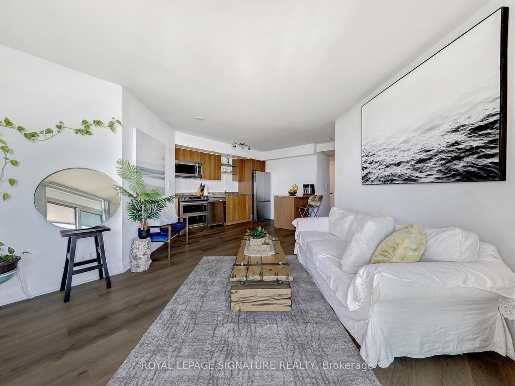 









600


Fleet

Street, 2405,
Toronto,




ON
M5V 1B7

