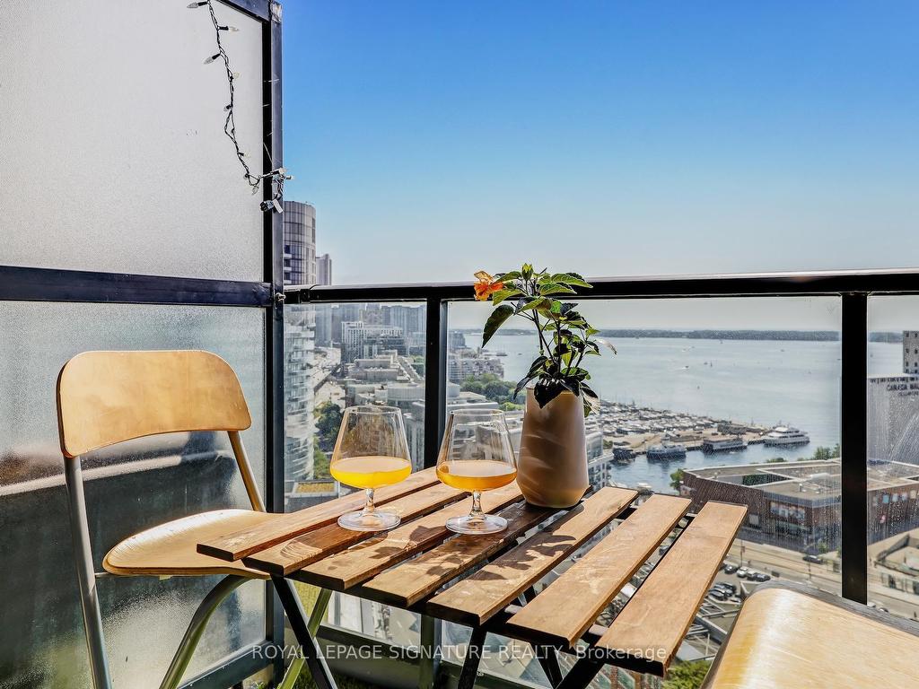 









600


Fleet

Street, 2405,
Toronto,




ON
M5V 1B7

