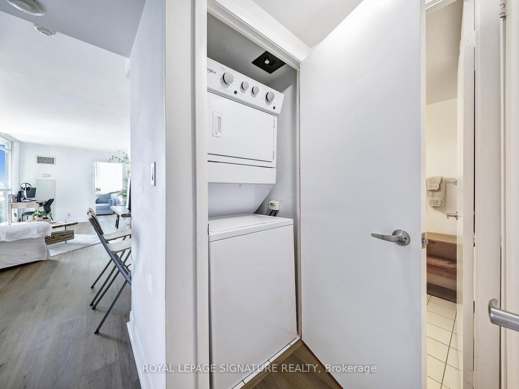 









600


Fleet

Street, 2405,
Toronto,




ON
M5V 1B7

