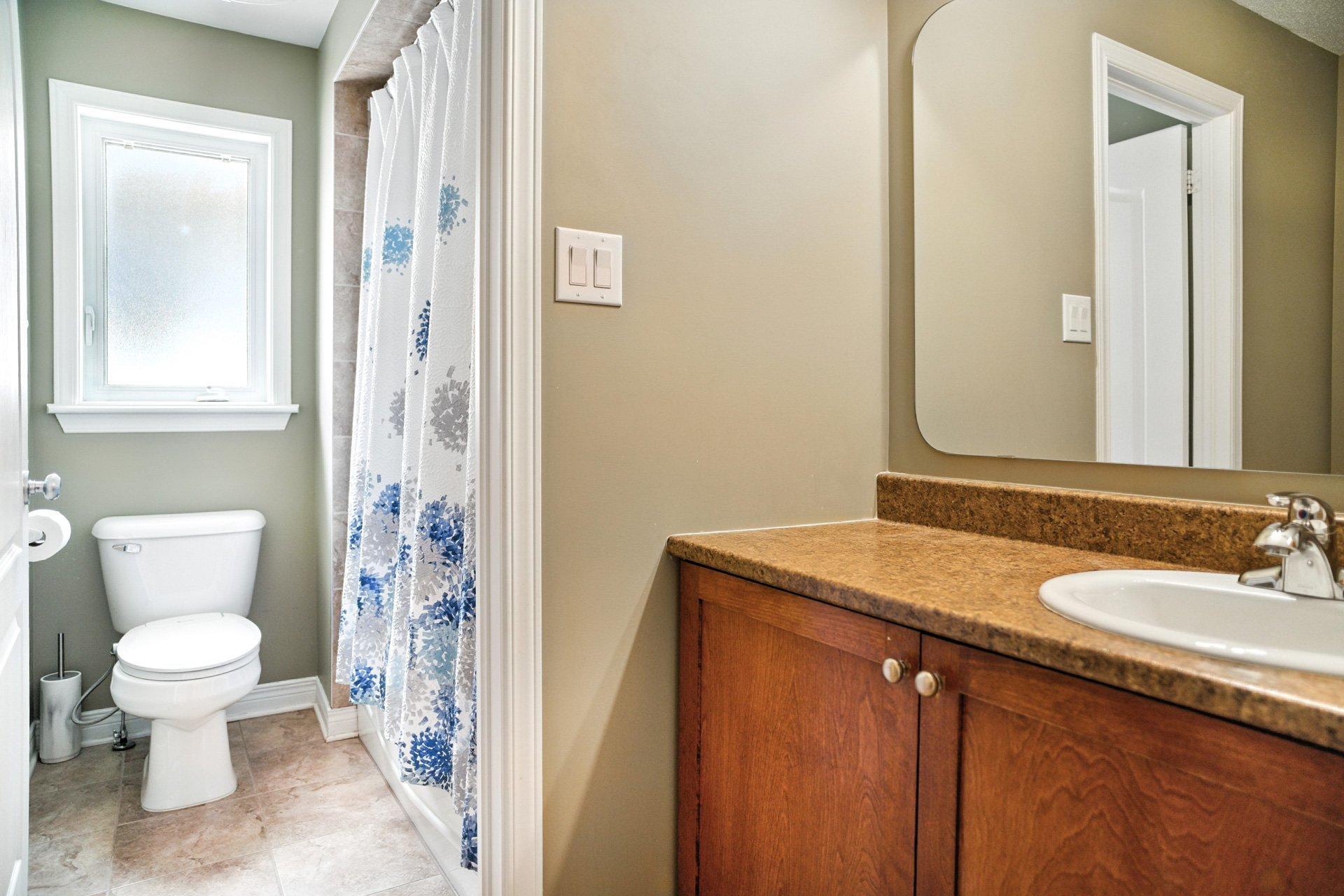 









87


Rue du Golf

,
Gatineau (Aylmer),




QC
J9J3V4

