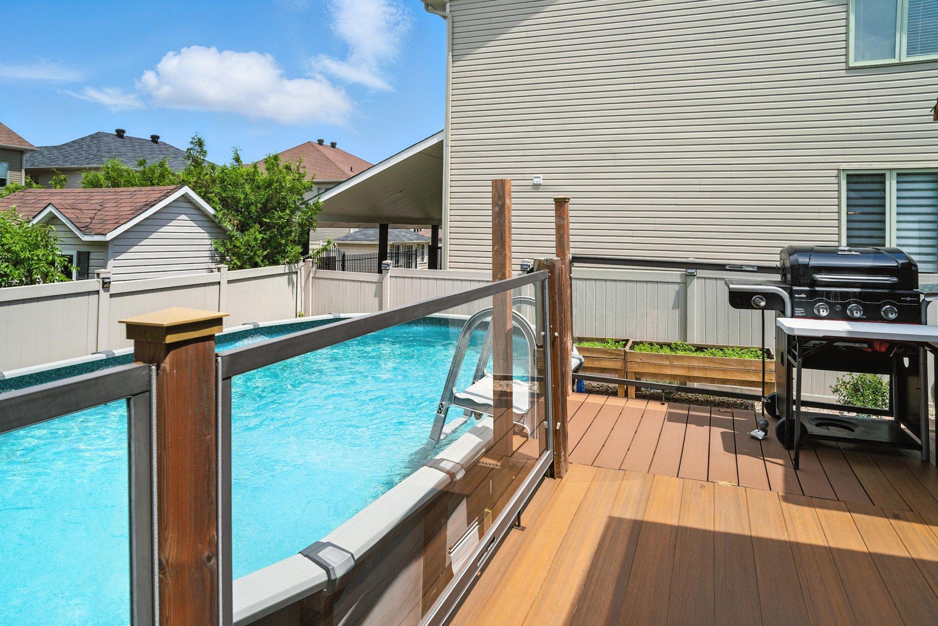 









87


Rue du Golf

,
Gatineau (Aylmer),




QC
J9J3V4

