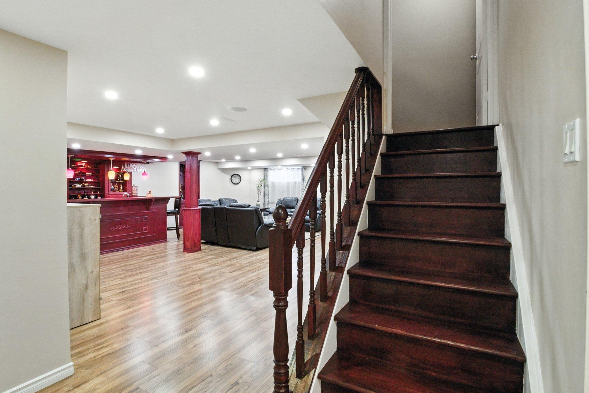 









87


Rue du Golf

,
Gatineau (Aylmer),




QC
J9J3V4

