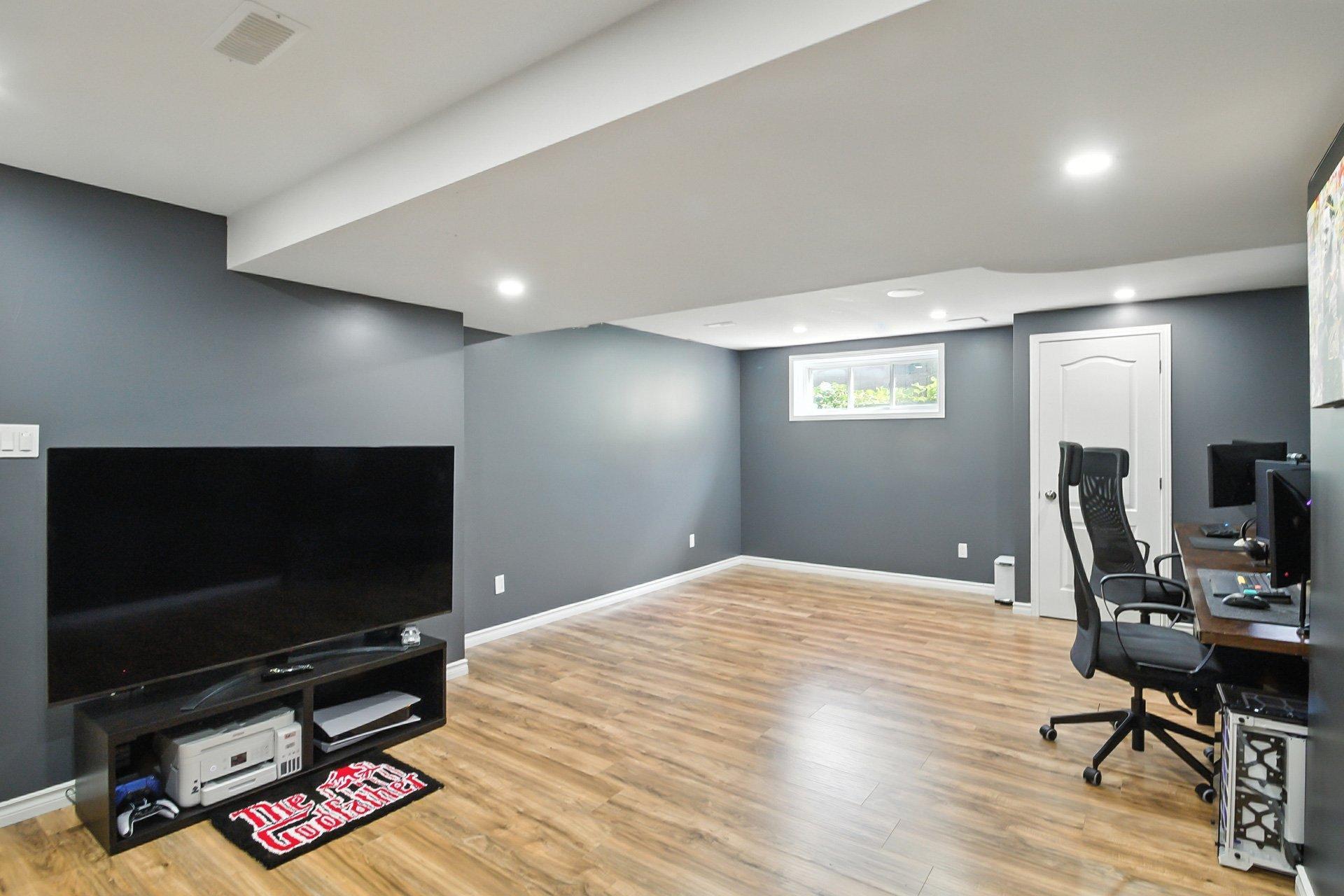 









87


Rue du Golf

,
Gatineau (Aylmer),




QC
J9J3V4

