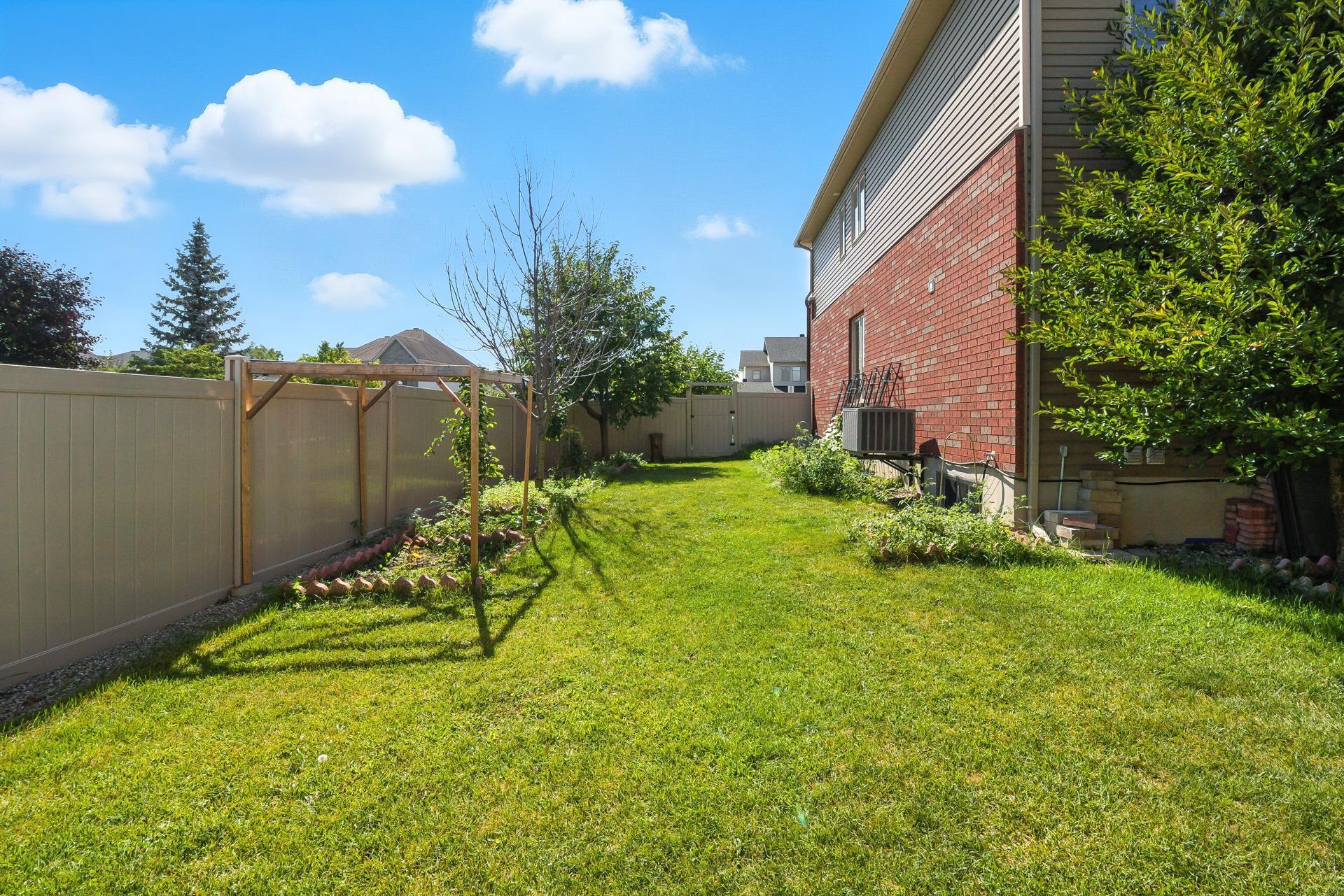 









87


Rue du Golf

,
Gatineau (Aylmer),




QC
J9J3V4

