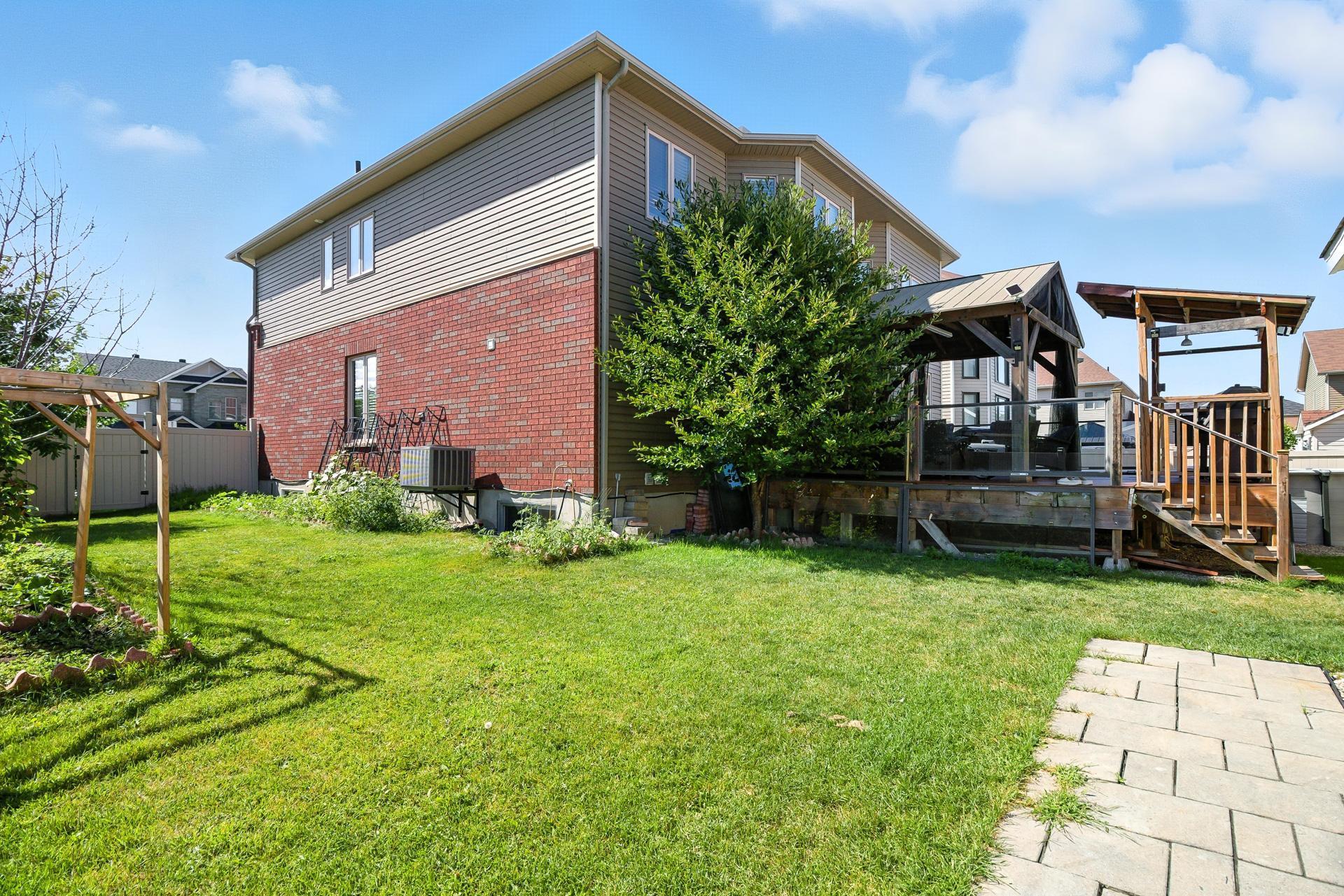 









87


Rue du Golf

,
Gatineau (Aylmer),




QC
J9J3V4

