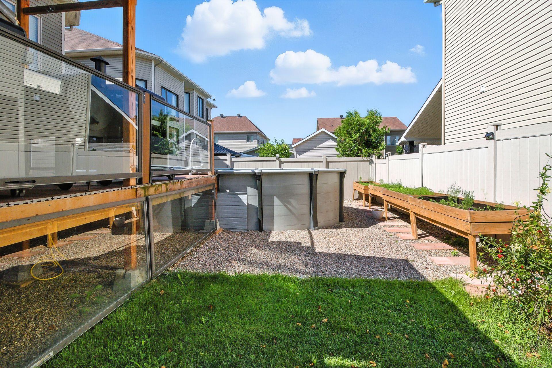 









87


Rue du Golf

,
Gatineau (Aylmer),




QC
J9J3V4

