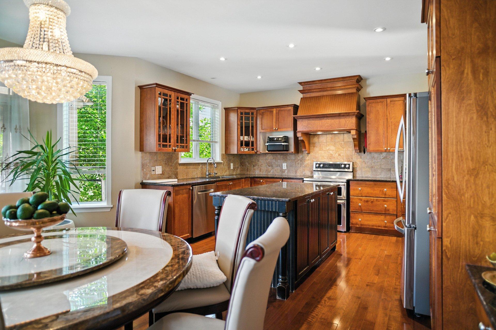 









87


Rue du Golf

,
Gatineau (Aylmer),




QC
J9J3V4

