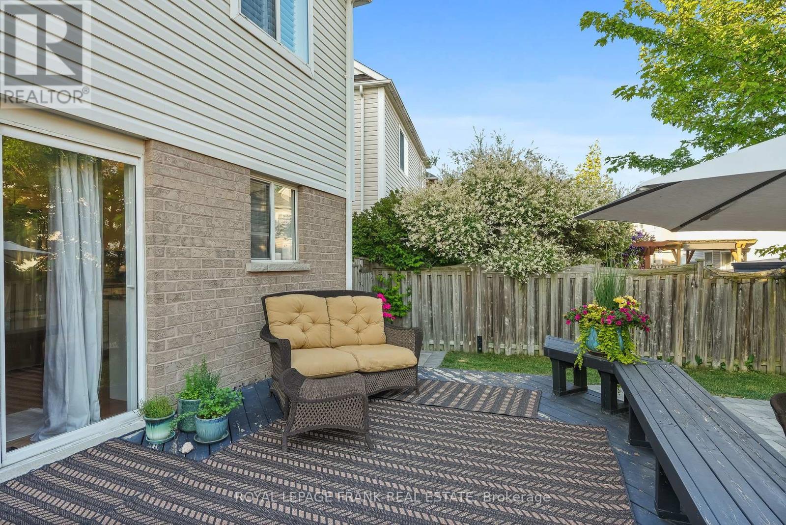 












9 HOLLOWAY DRIVE

,
Ajax (South East),




Ontario
L1Z1M5

