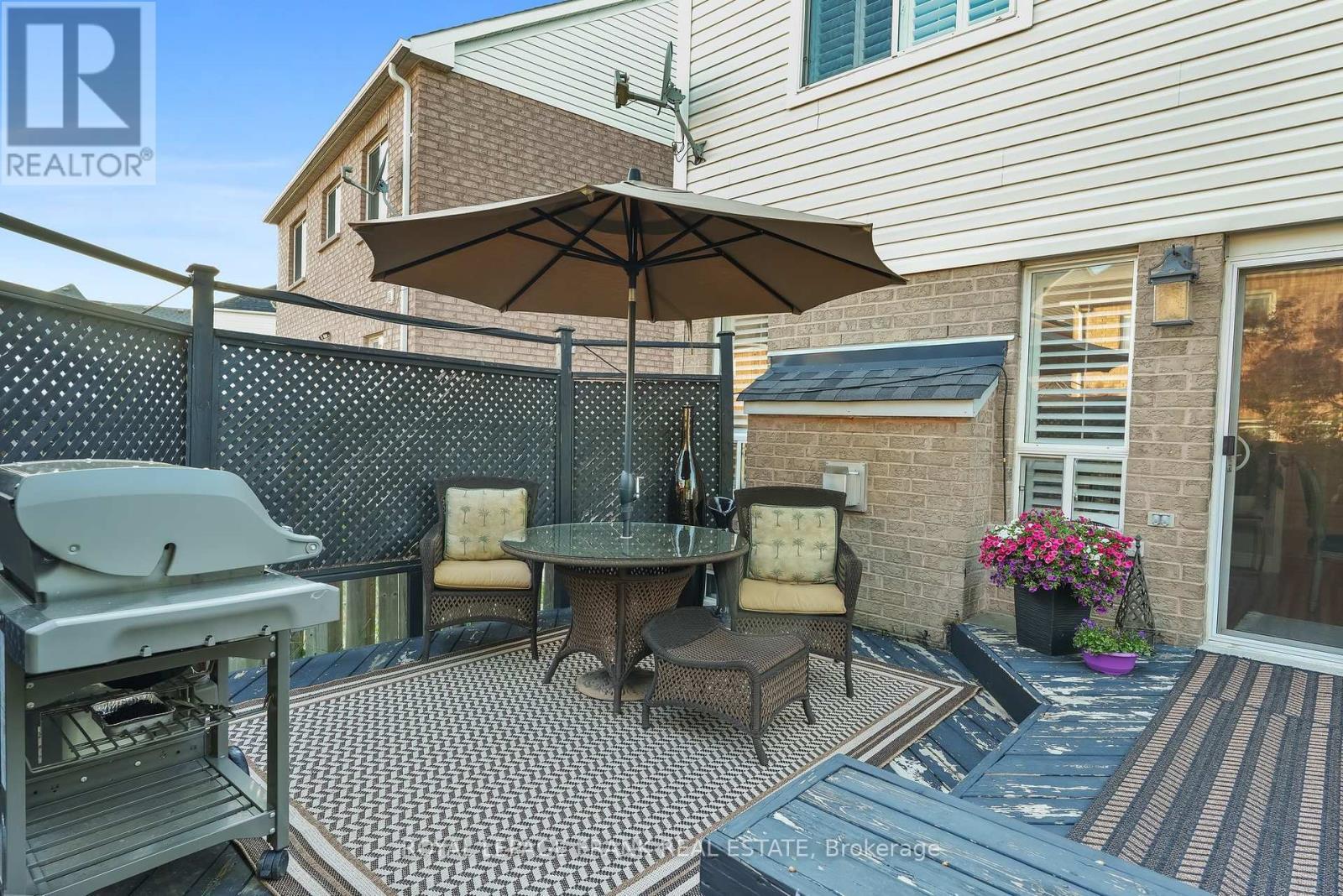 












9 HOLLOWAY DRIVE

,
Ajax (South East),




Ontario
L1Z1M5

