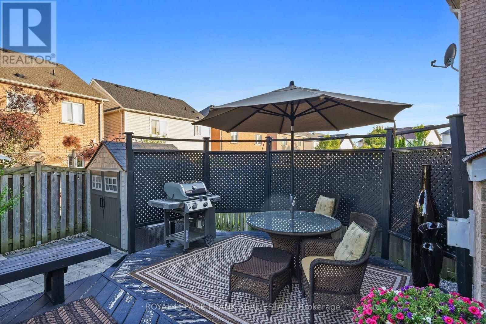 












9 HOLLOWAY DRIVE

,
Ajax (South East),




Ontario
L1Z1M5

