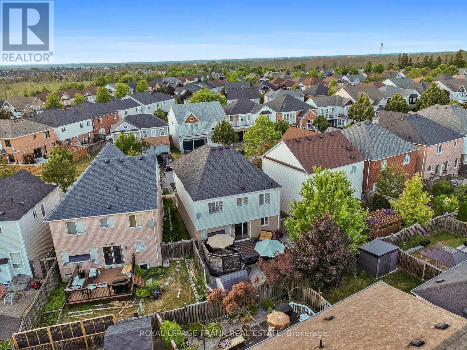 












9 HOLLOWAY DRIVE

,
Ajax (South East),




Ontario
L1Z1M5

