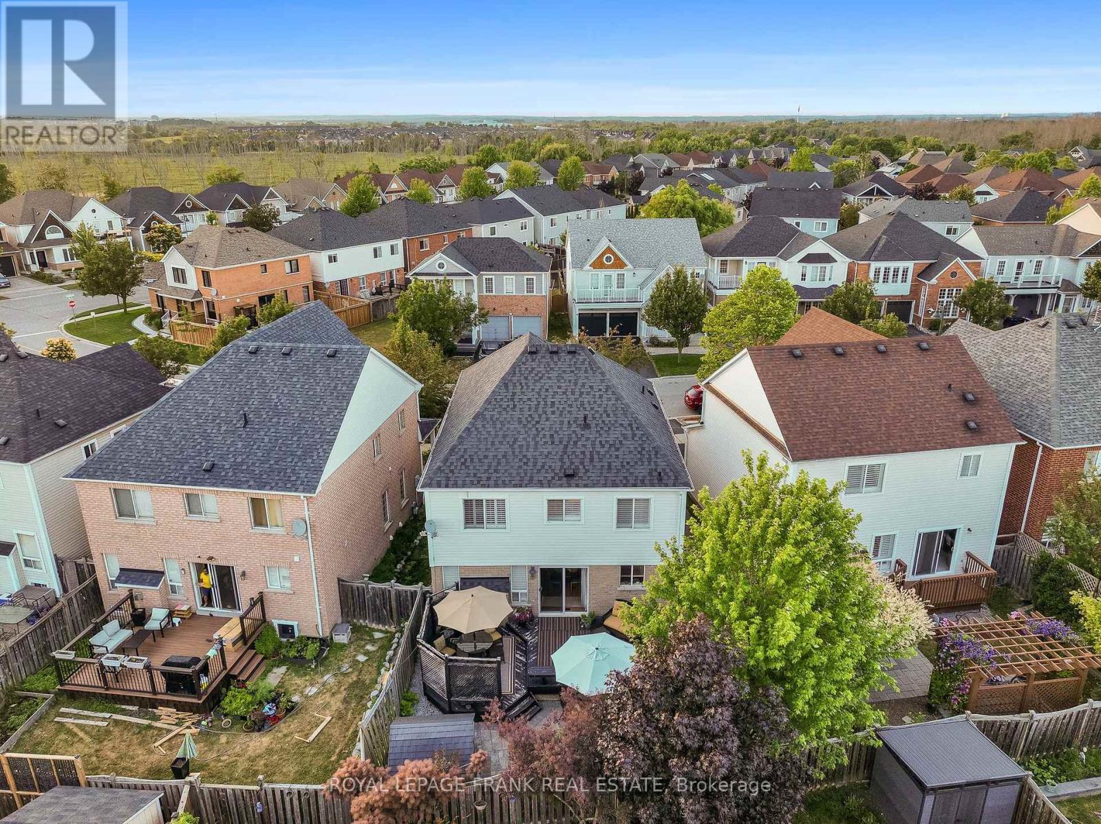 












9 HOLLOWAY DRIVE

,
Ajax (South East),




Ontario
L1Z1M5

