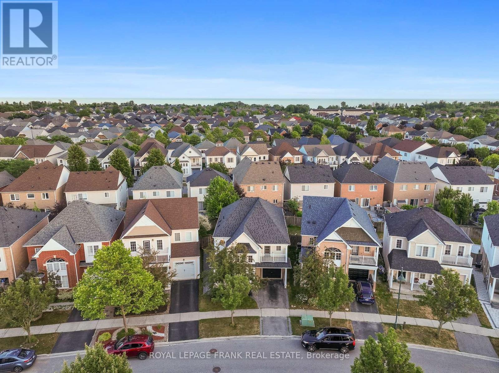 












9 HOLLOWAY DRIVE

,
Ajax (South East),




Ontario
L1Z1M5

