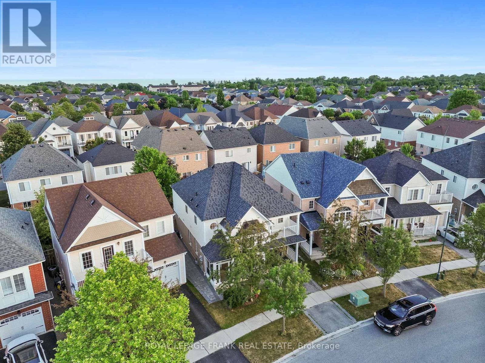 












9 HOLLOWAY DRIVE

,
Ajax (South East),




Ontario
L1Z1M5

