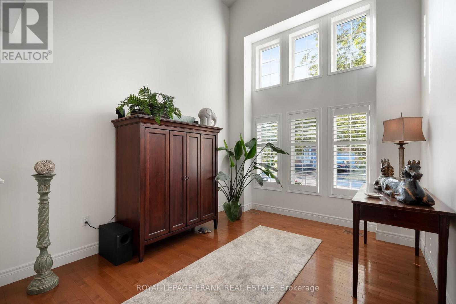 












9 HOLLOWAY DRIVE

,
Ajax (South East),




Ontario
L1Z1M5

