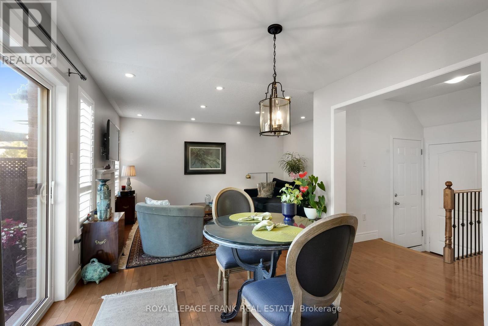 












9 HOLLOWAY DRIVE

,
Ajax (South East),




Ontario
L1Z1M5

