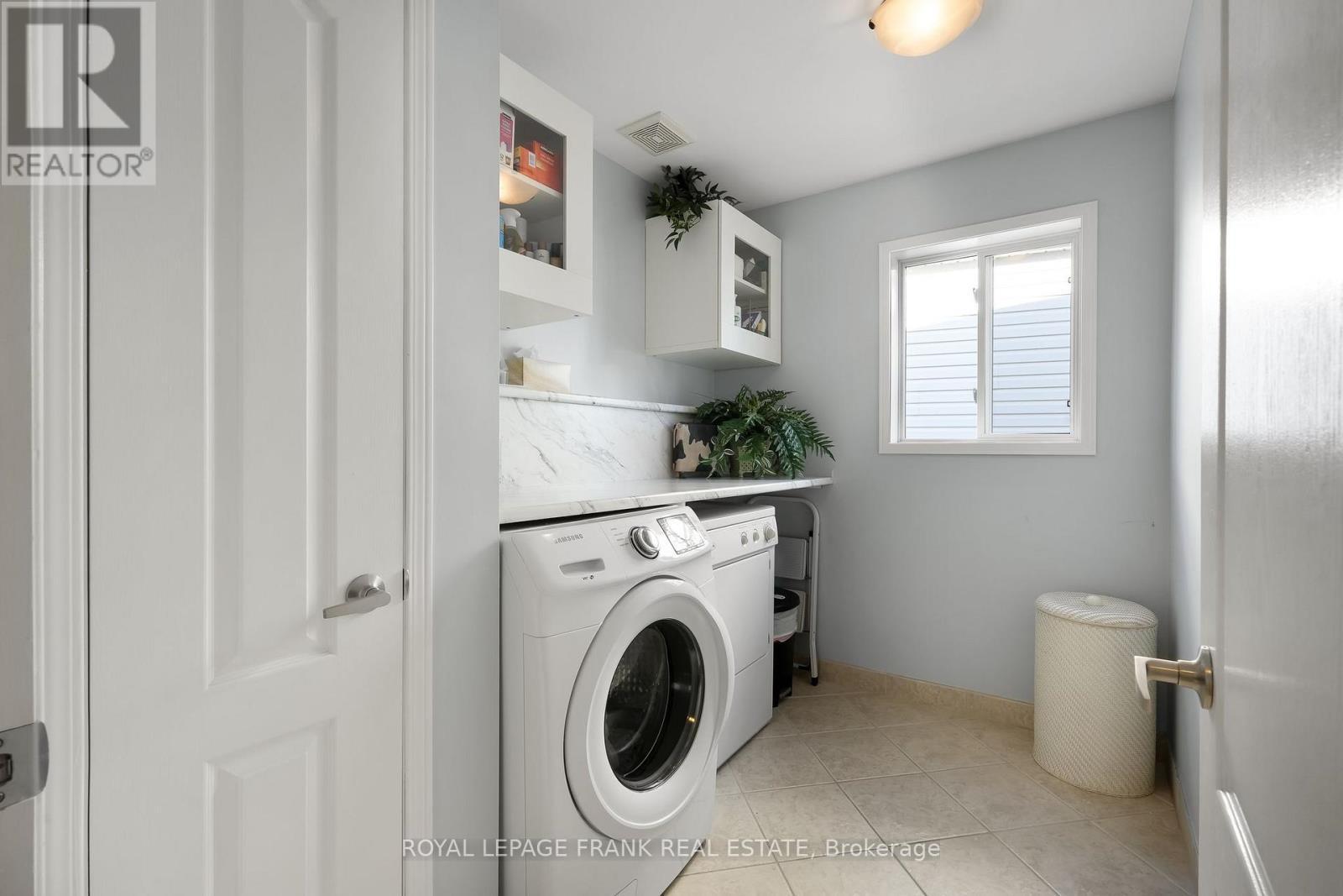 












9 HOLLOWAY DRIVE

,
Ajax (South East),




Ontario
L1Z1M5

