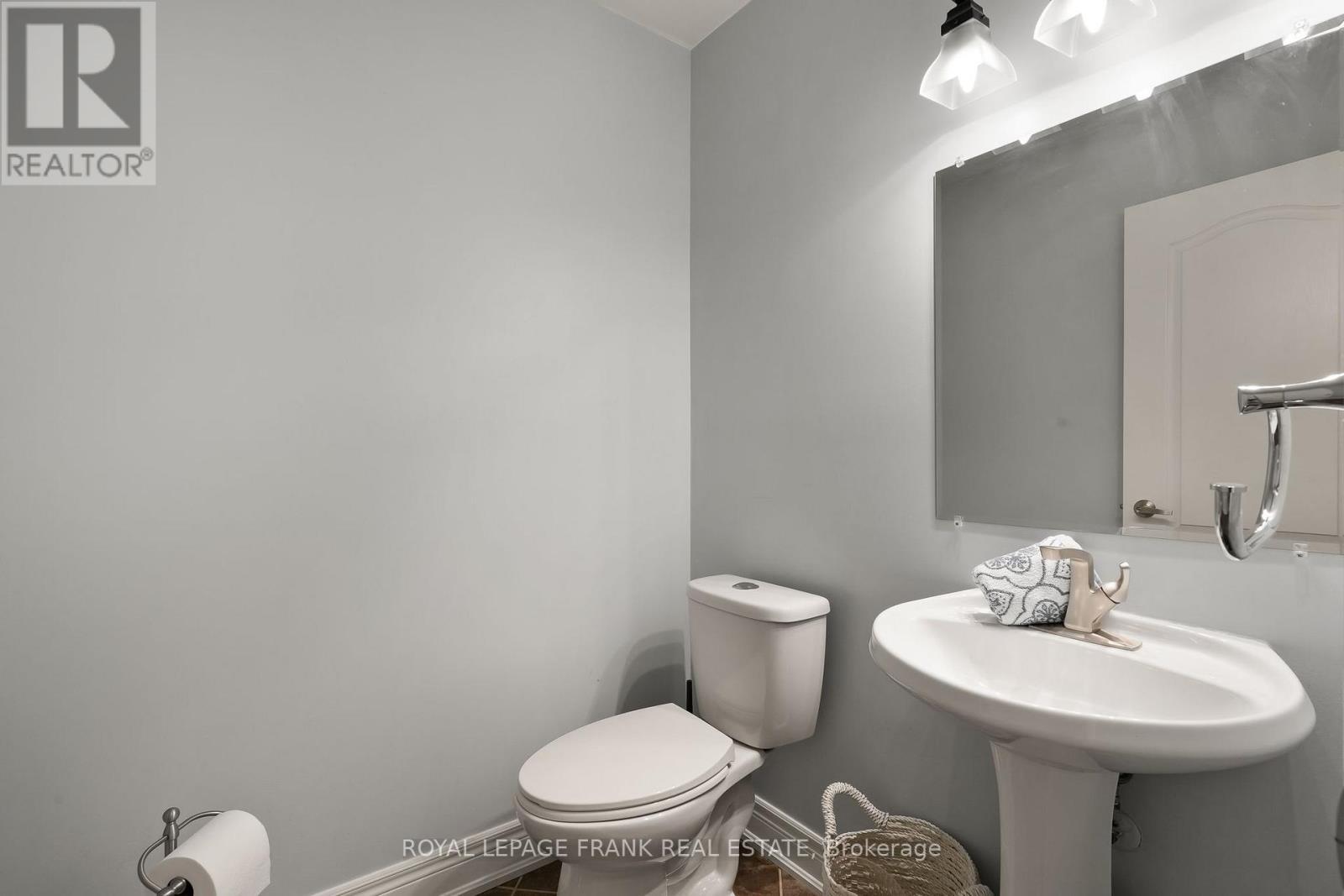 












9 HOLLOWAY DRIVE

,
Ajax (South East),




Ontario
L1Z1M5

