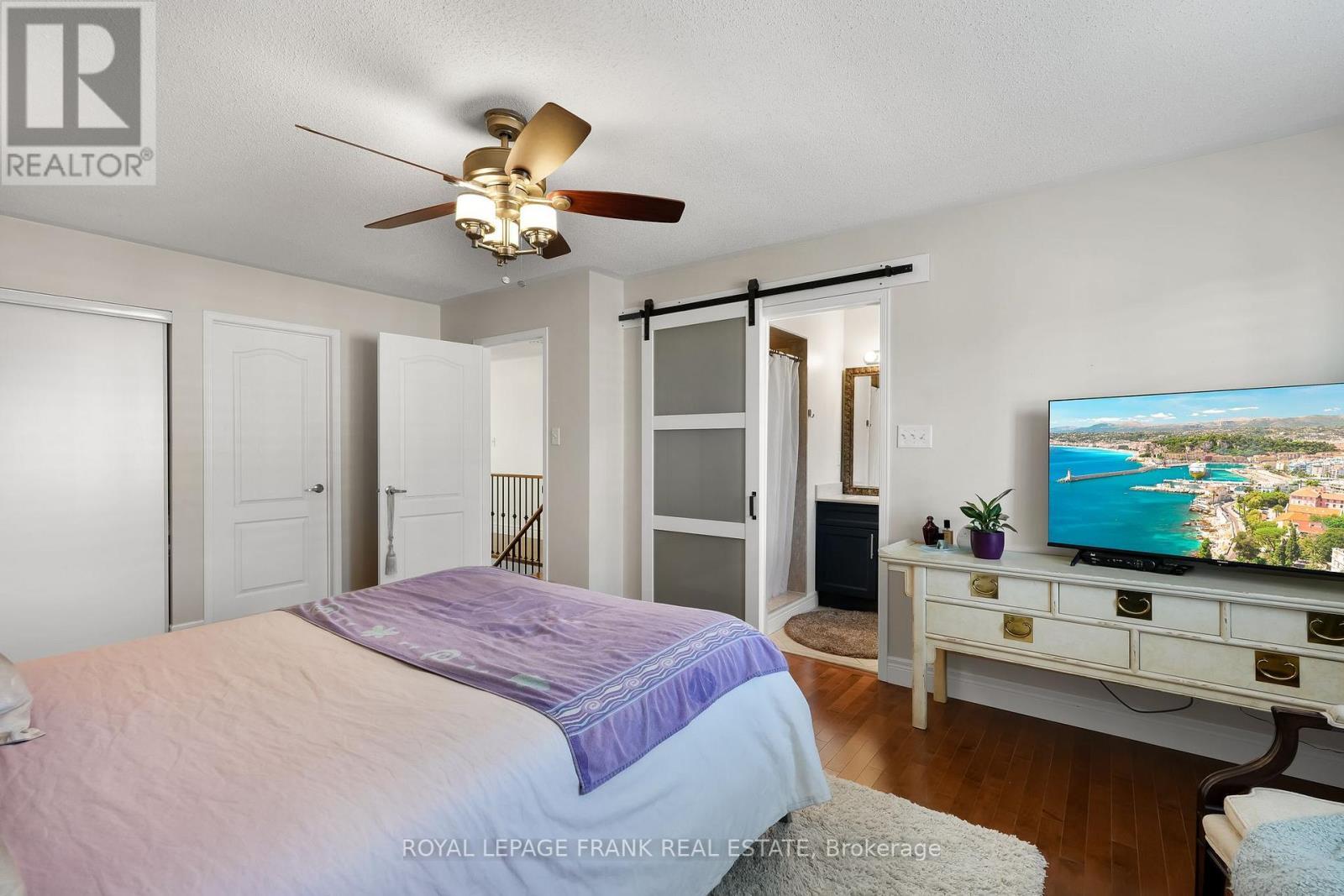 












9 HOLLOWAY DRIVE

,
Ajax (South East),




Ontario
L1Z1M5

