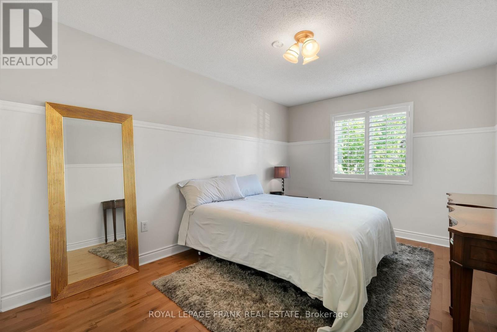 












9 HOLLOWAY DRIVE

,
Ajax (South East),




Ontario
L1Z1M5

