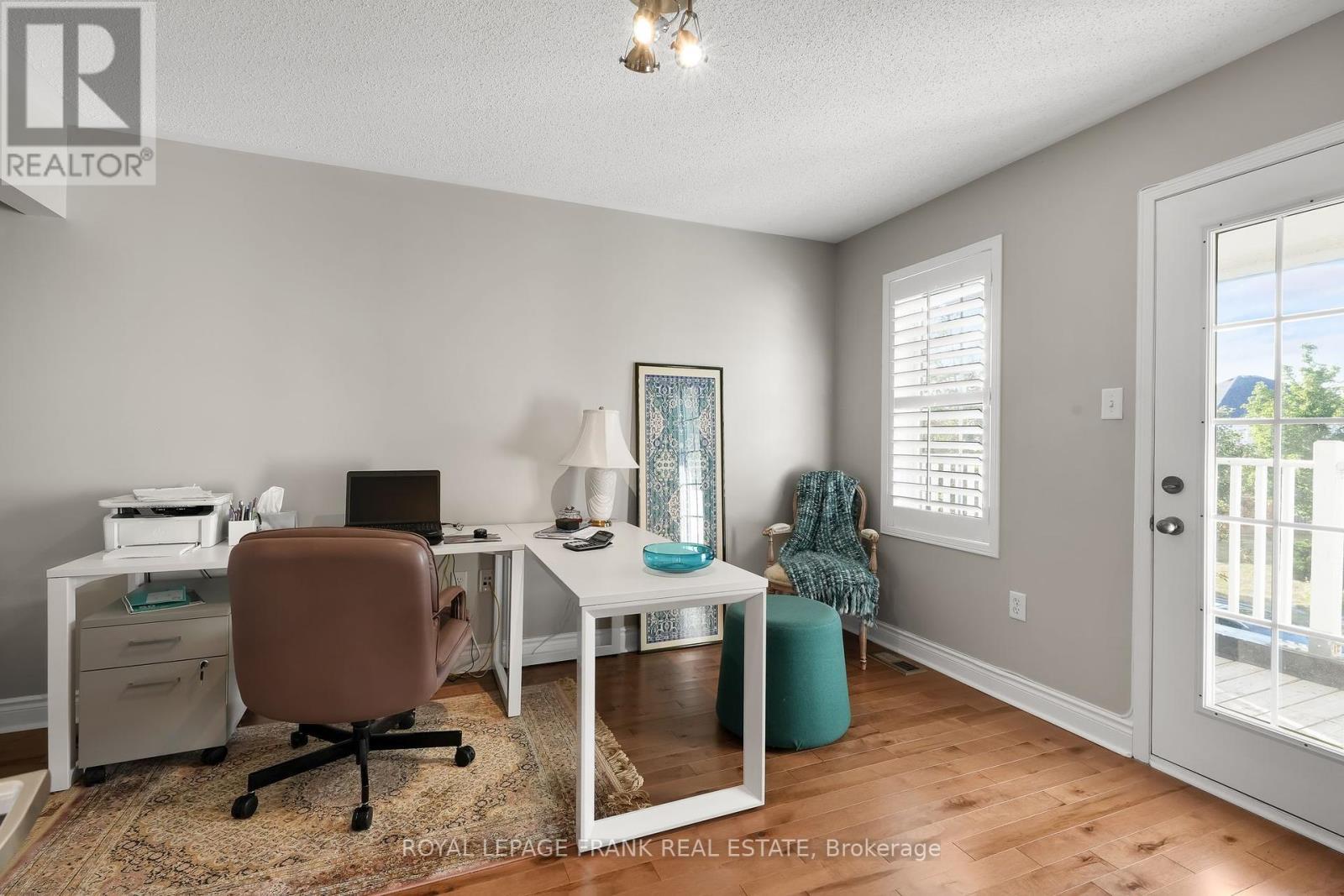 












9 HOLLOWAY DRIVE

,
Ajax (South East),




Ontario
L1Z1M5

