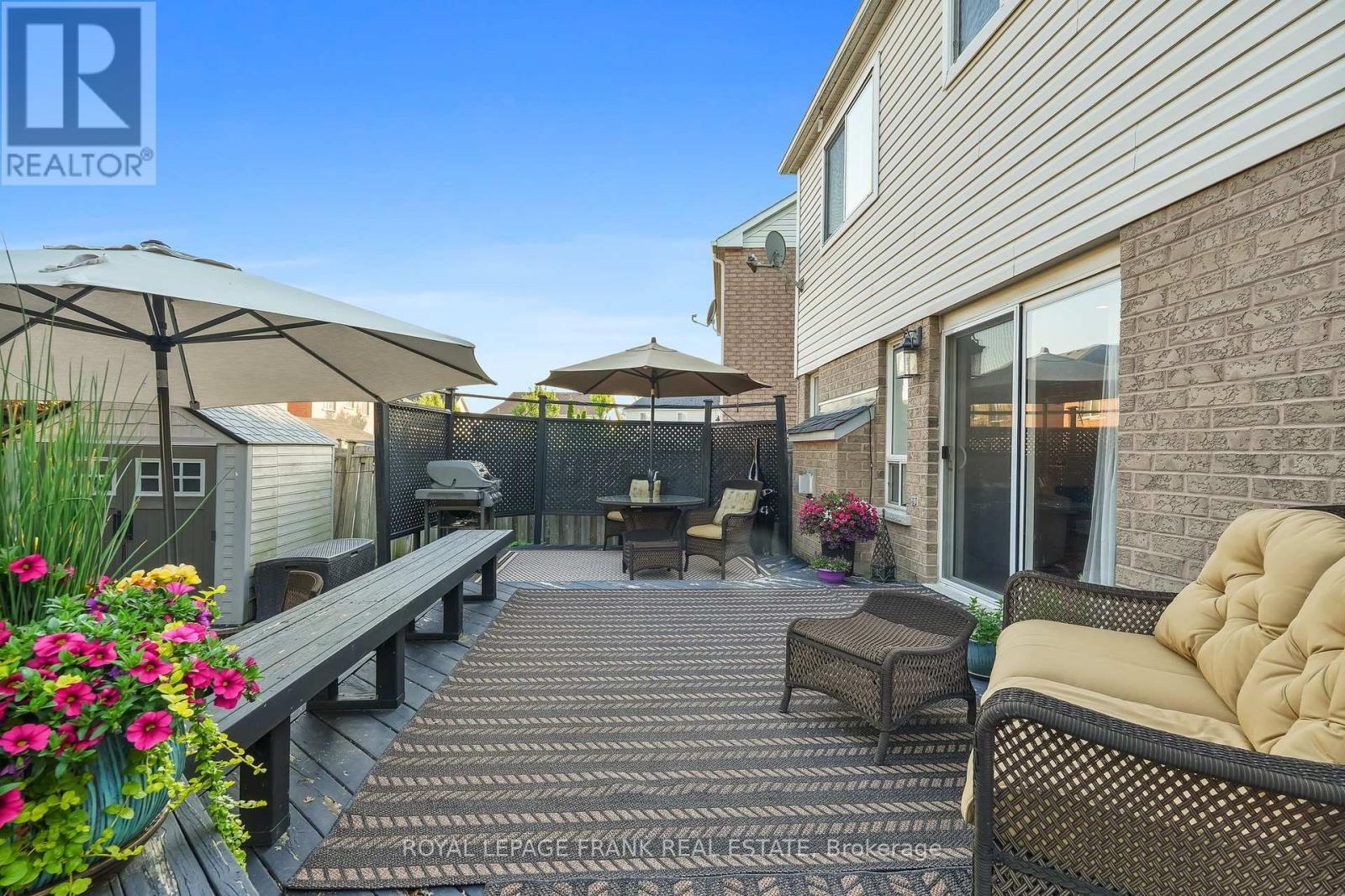 












9 HOLLOWAY DRIVE

,
Ajax (South East),




Ontario
L1Z1M5

