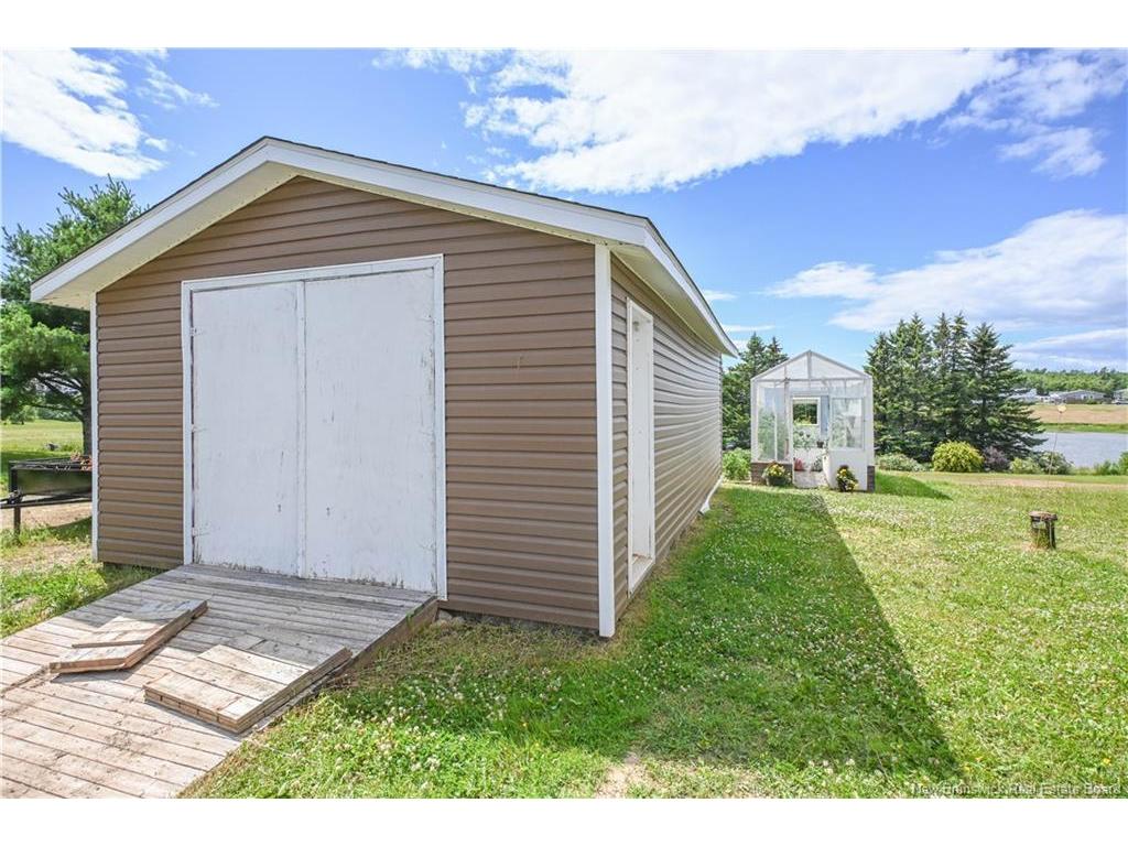 









1726


335

RTE,
Saint-Simon,




NB
E8P 2B5

