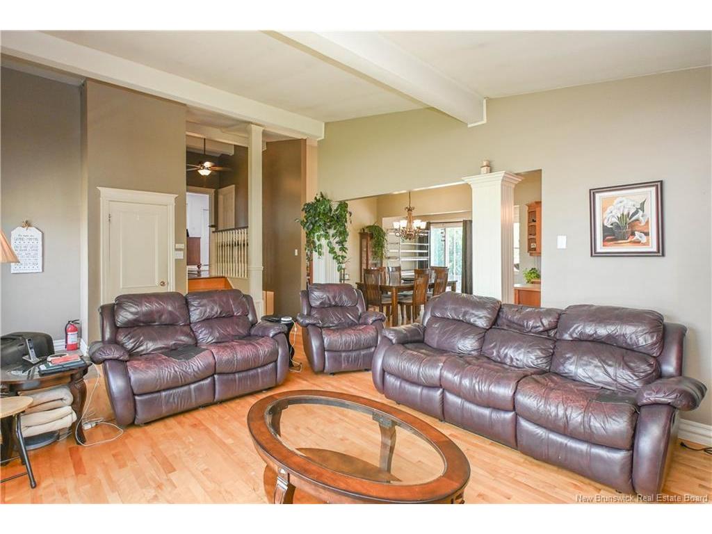 









1726


335

RTE,
Saint-Simon,




NB
E8P 2B5

