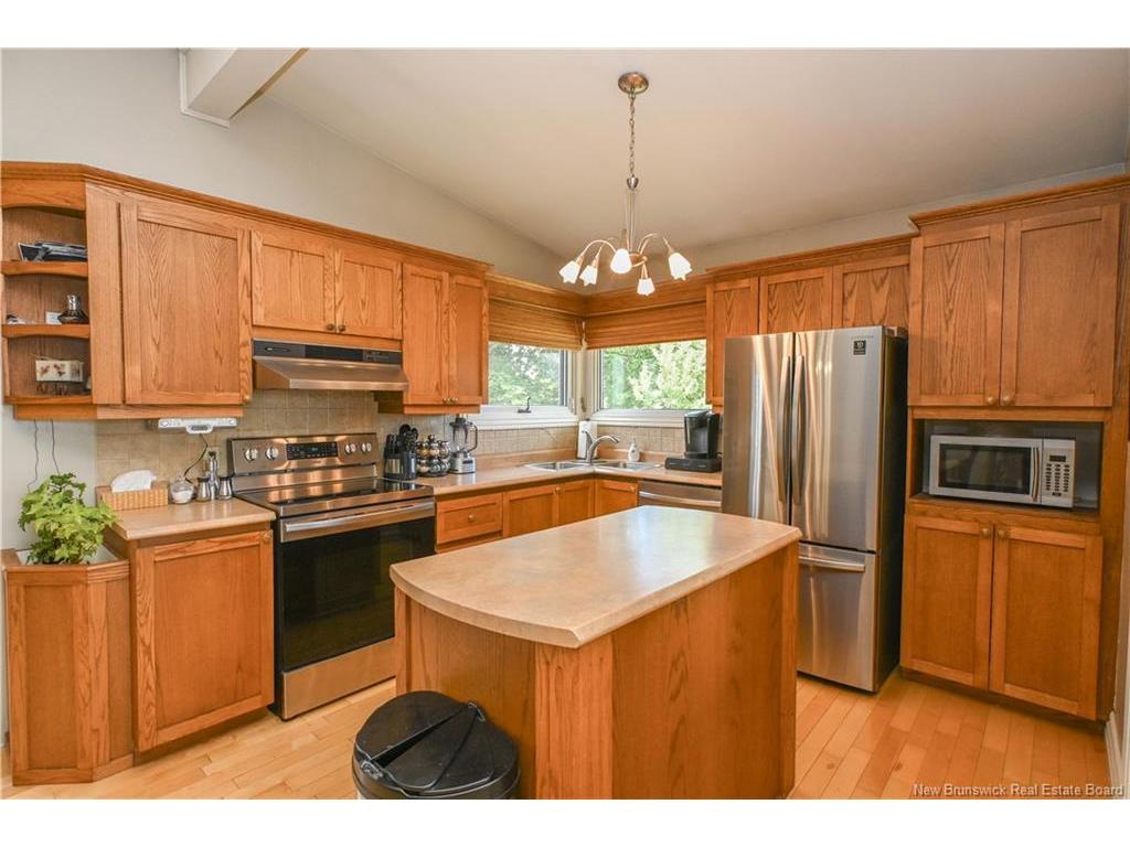 









1726


335

RTE,
Saint-Simon,




NB
E8P 2B5

