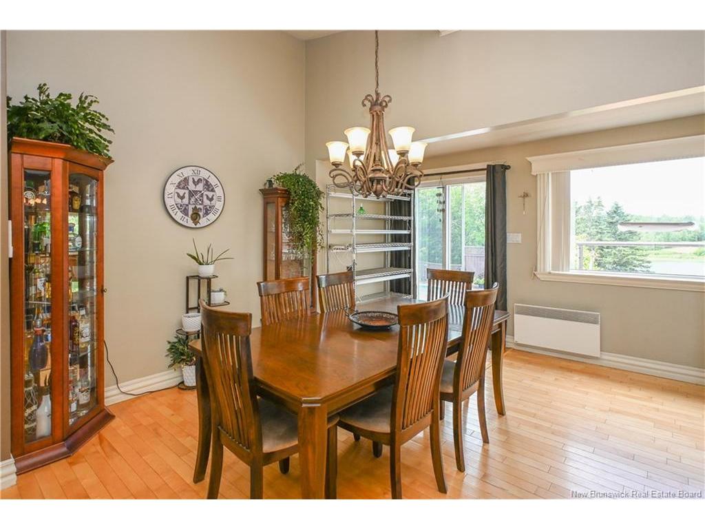 









1726


335

RTE,
Saint-Simon,




NB
E8P 2B5


