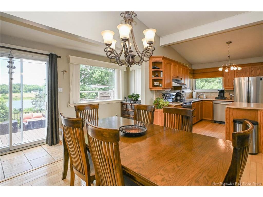 









1726


335

RTE,
Saint-Simon,




NB
E8P 2B5

