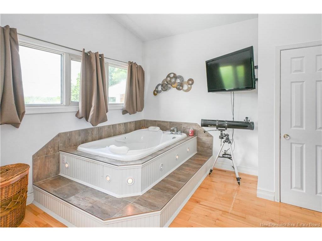 









1726


335

RTE,
Saint-Simon,




NB
E8P 2B5

