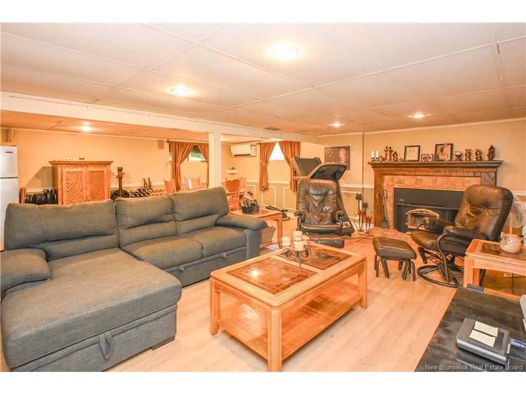 









1726


335

RTE,
Saint-Simon,




NB
E8P 2B5

