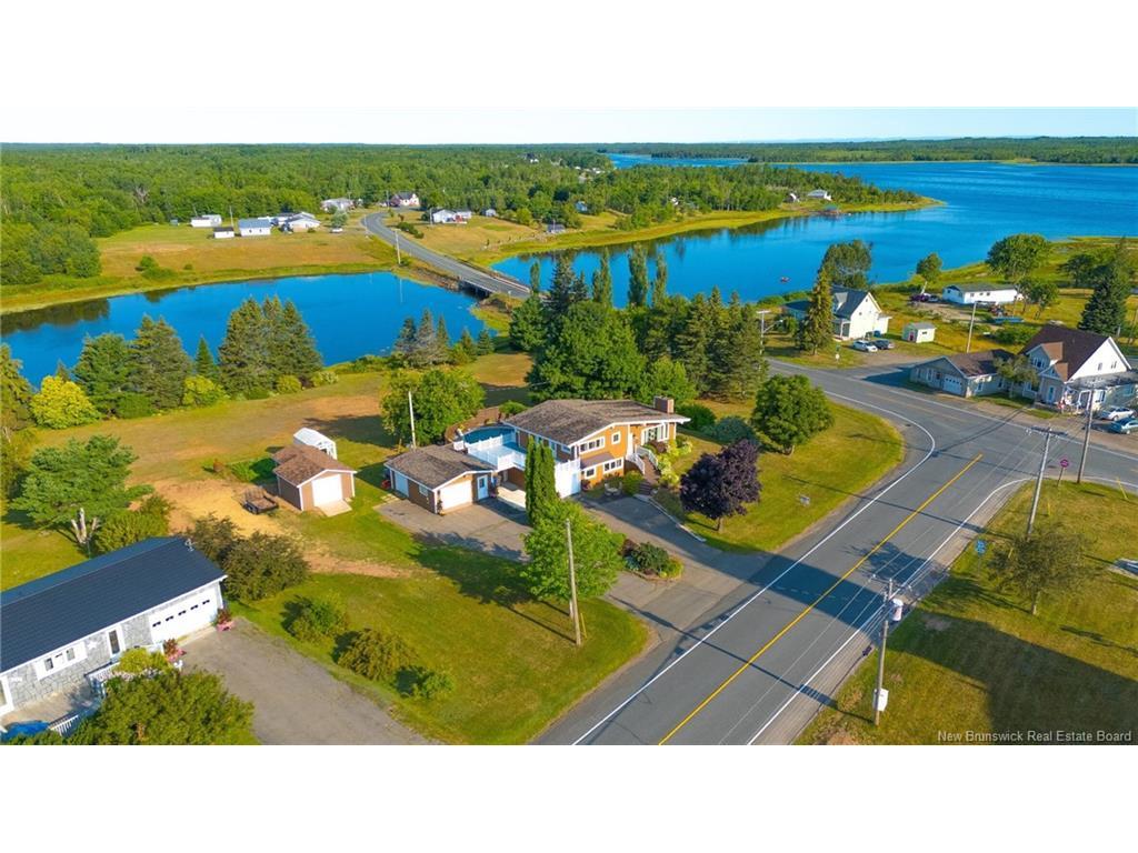









1726


335

RTE,
Saint-Simon,




NB
E8P 2B5

