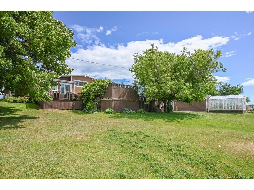 









1726


335

RTE,
Saint-Simon,




NB
E8P 2B5


