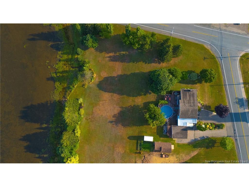 









1726


335

RTE,
Saint-Simon,




NB
E8P 2B5

