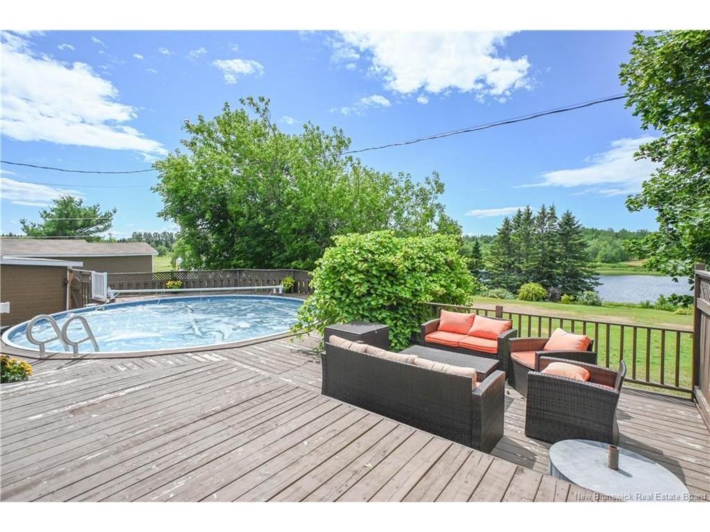 









1726


335

RTE,
Saint-Simon,




NB
E8P 2B5

