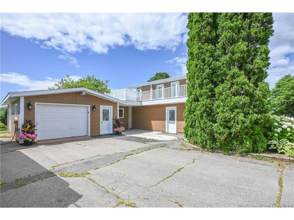 









1726


335

RTE,
Saint-Simon,




NB
E8P 2B5

