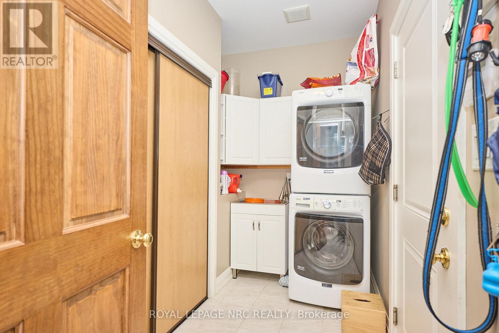 












19 FRANCESCO CRESCENT

,
St. Catharines (Rykert/Vansickle),




Ontario
L2S4C7

