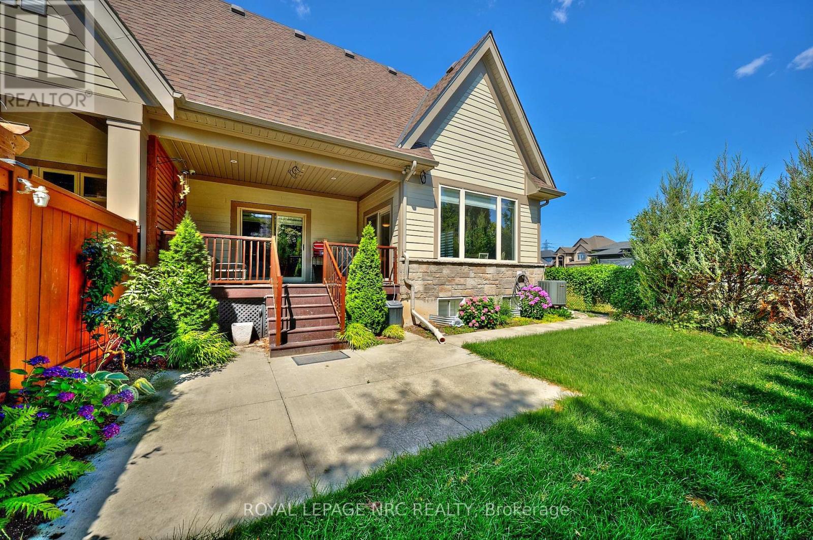 












19 FRANCESCO CRESCENT

,
St. Catharines (Rykert/Vansickle),




Ontario
L2S4C7


