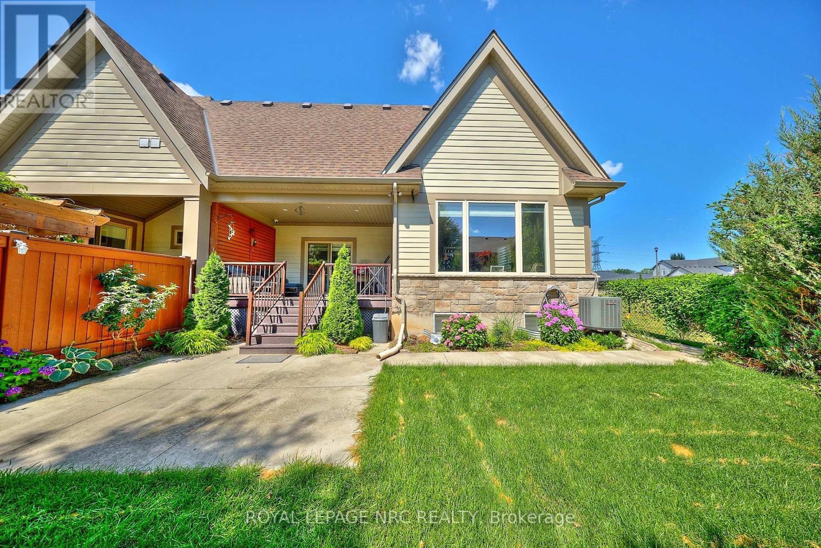 












19 FRANCESCO CRESCENT

,
St. Catharines (Rykert/Vansickle),




Ontario
L2S4C7

