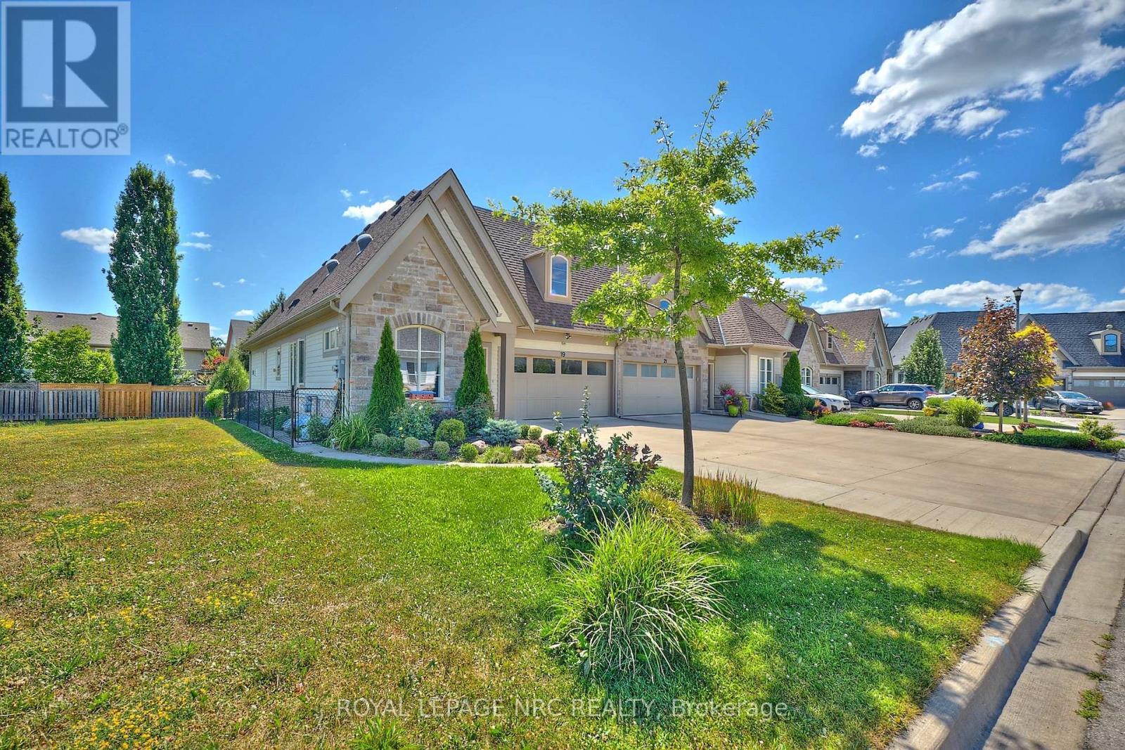 












19 FRANCESCO CRESCENT

,
St. Catharines (Rykert/Vansickle),




Ontario
L2S4C7

