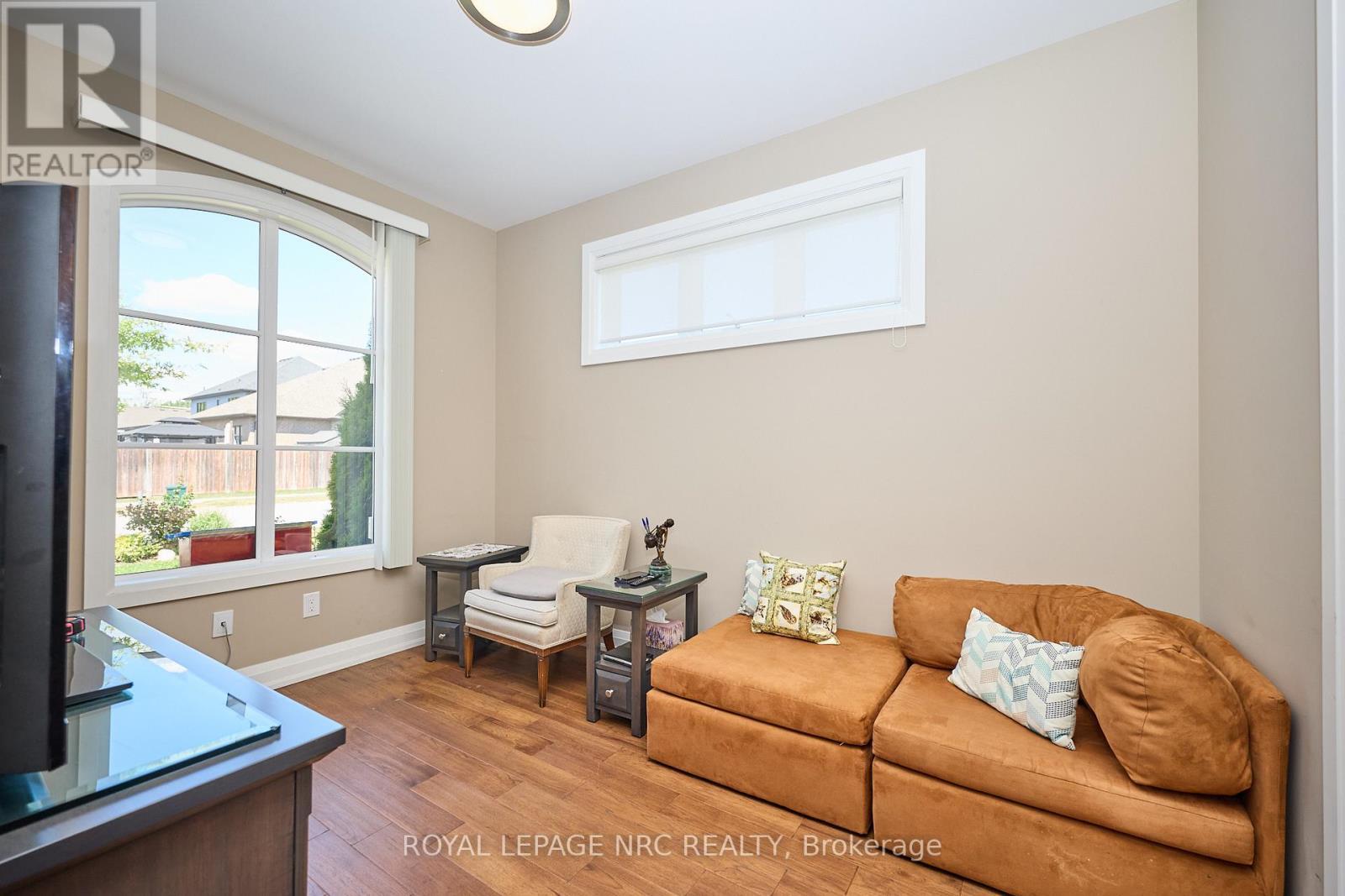 












19 FRANCESCO CRESCENT

,
St. Catharines (Rykert/Vansickle),




Ontario
L2S4C7

