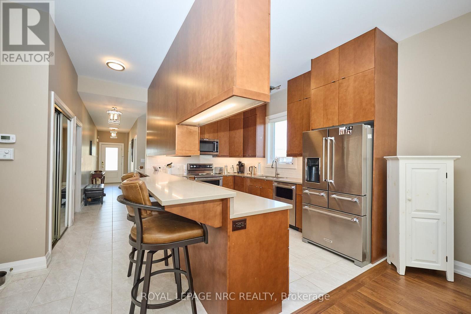 












19 FRANCESCO CRESCENT

,
St. Catharines (Rykert/Vansickle),




Ontario
L2S4C7

