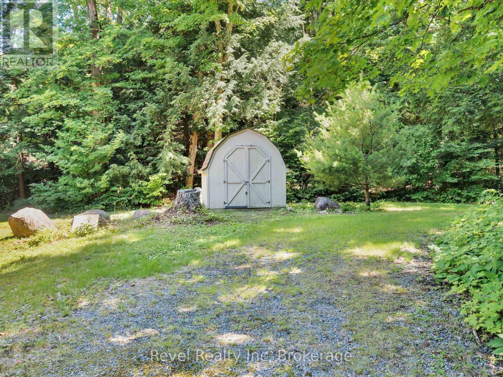 












1022 BIRD LAKE CRESCENT

,
Bracebridge (Oakley),




Ontario
P1L1X1

