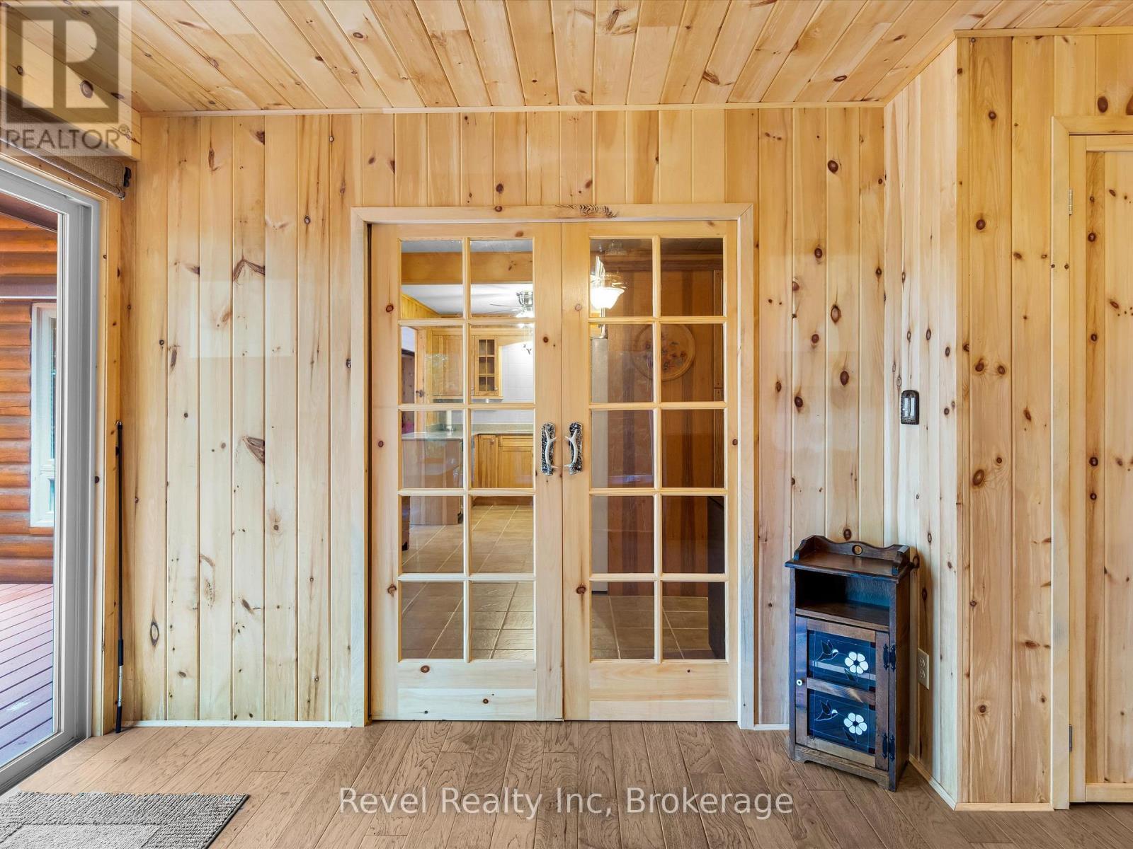 












1022 BIRD LAKE CRESCENT

,
Bracebridge (Oakley),




Ontario
P1L1X1

