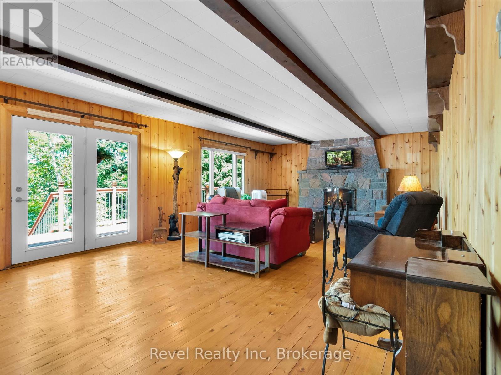 












1022 BIRD LAKE CRESCENT

,
Bracebridge (Oakley),




Ontario
P1L1X1

