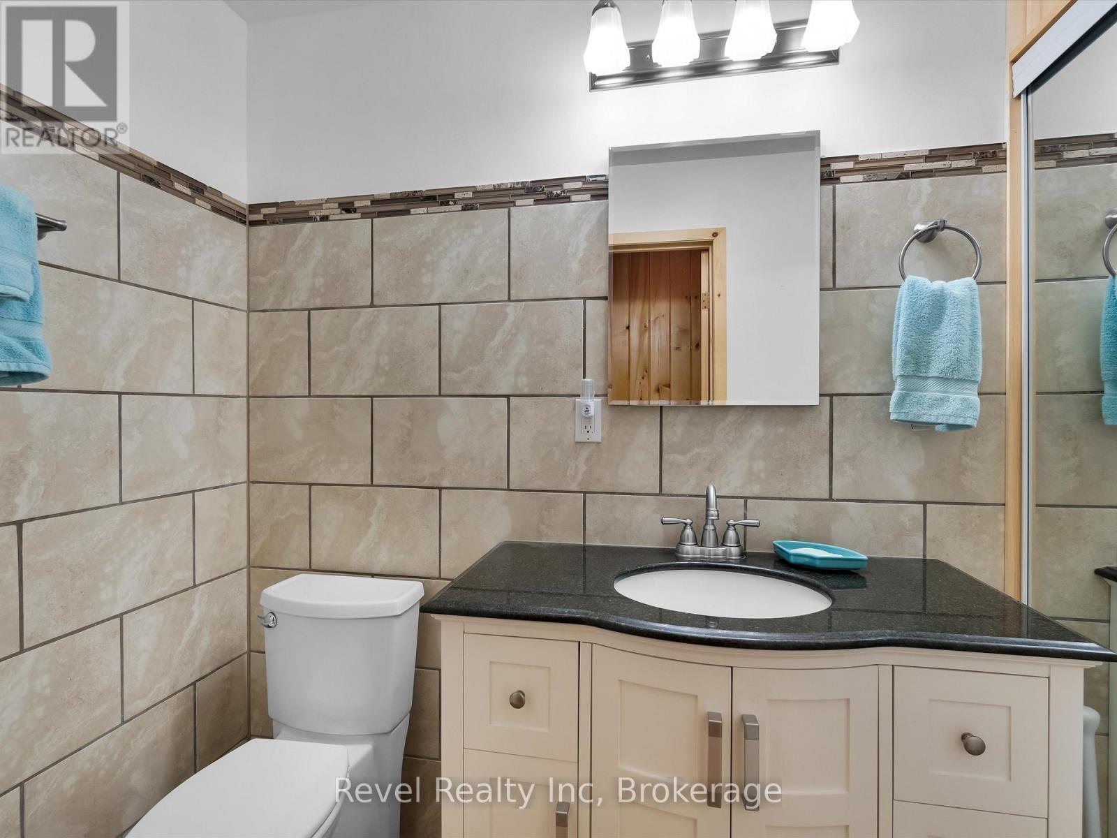 












1022 BIRD LAKE CRESCENT

,
Bracebridge (Oakley),




Ontario
P1L1X1

